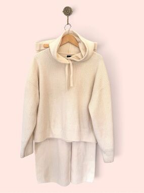 EUC GAP Cream Ribbed Hoodie (L) & Pants Set (Lg Petite)